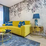 Moonlight Z Basenem I Parkingiem - Plazowa -