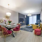 Lejlighed Moonlight Z Basenem I Parkingiem - Plazowa - *
