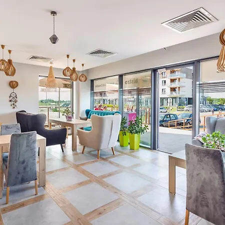 Moonlight Z Basenem I Parkingiem - Plazowa - 科沃布热格