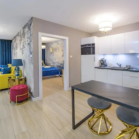 Apartment Moonlight Z Basenem I Parkingiem - Plazowa -