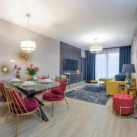 Apartment Moonlight Z Basenem I Parkingiem - Plazowa - *